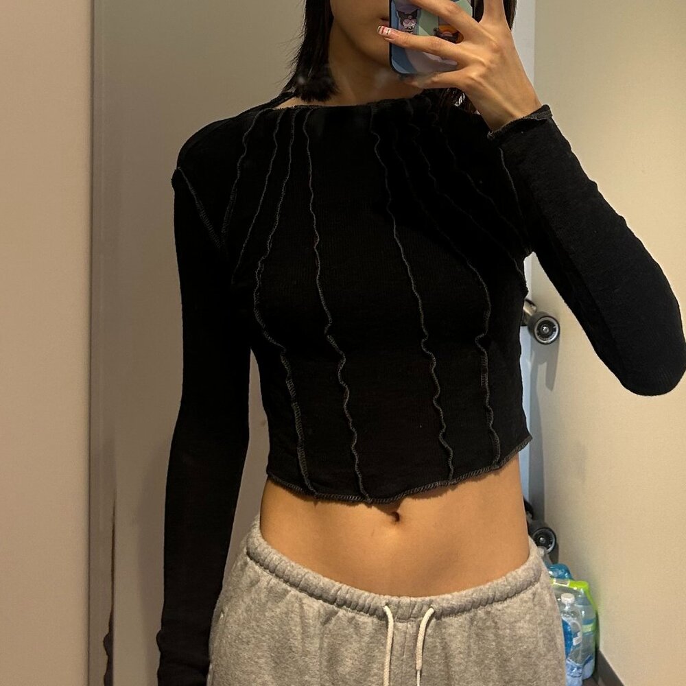 urban outfitters bdg cropped long sleeves top